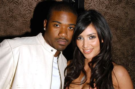 kim kardashian leaks|Watch Kanye West Deliver Sex Tape To Kim Kardashian